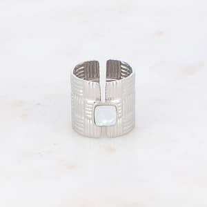 Bague effet osier tressé avec pierre naturelle argenté nacre blanche