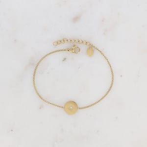 Bracelet Aloisia - pastille ronde, étoile gravée et cristal - doré
