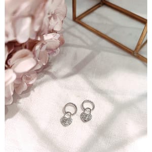 concept-store-idees-et-saveurs-boucle-d-oreille-mini-creole-coeur-strass-argentee