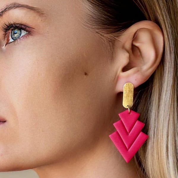Boucles d'oreilles chevron rose – Image 3