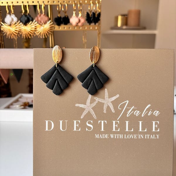 Boucle d'oreille feuille vintage noire – Image 2