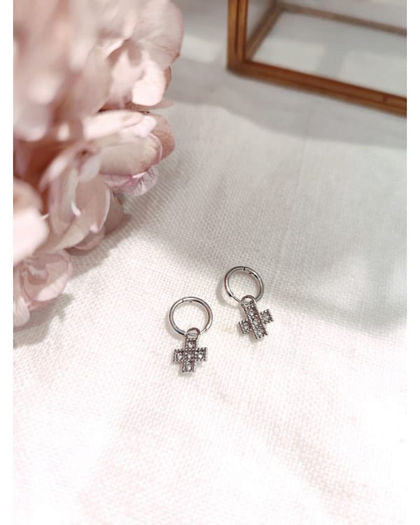 Boucle D'Oreille Mini Créole Croix Strass Argentée
