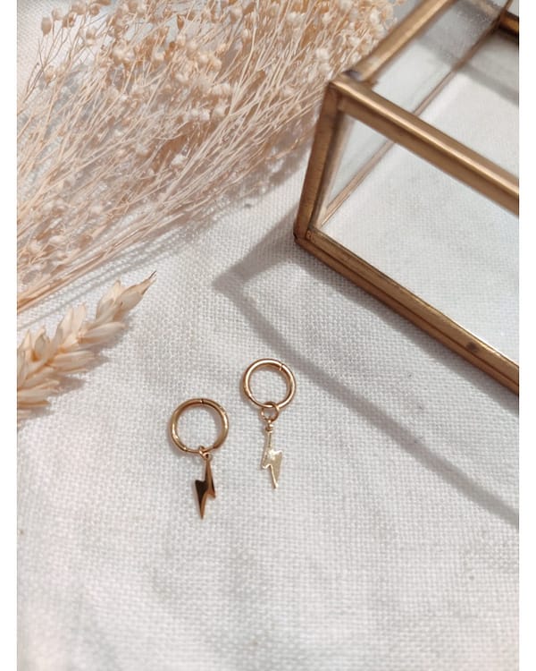 Boucles d'oreille mini éclair doré